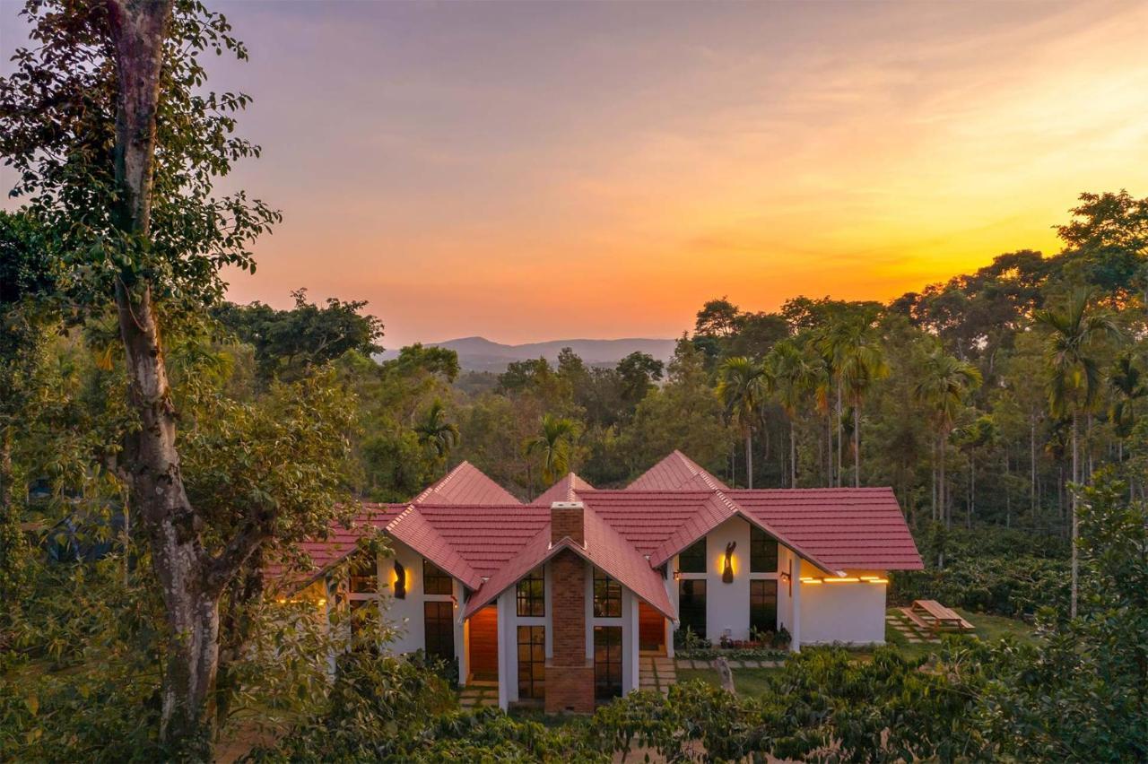 Stayvista At Cicada Chikmagalur 2Bhk Breakfast Included With Amazing View Екстер'єр фото